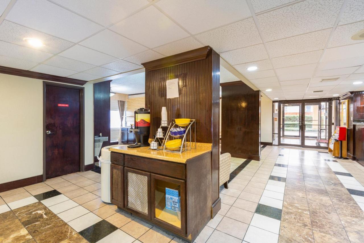 Oyo Hotel Baton Rouge Mid City Exteriör bild