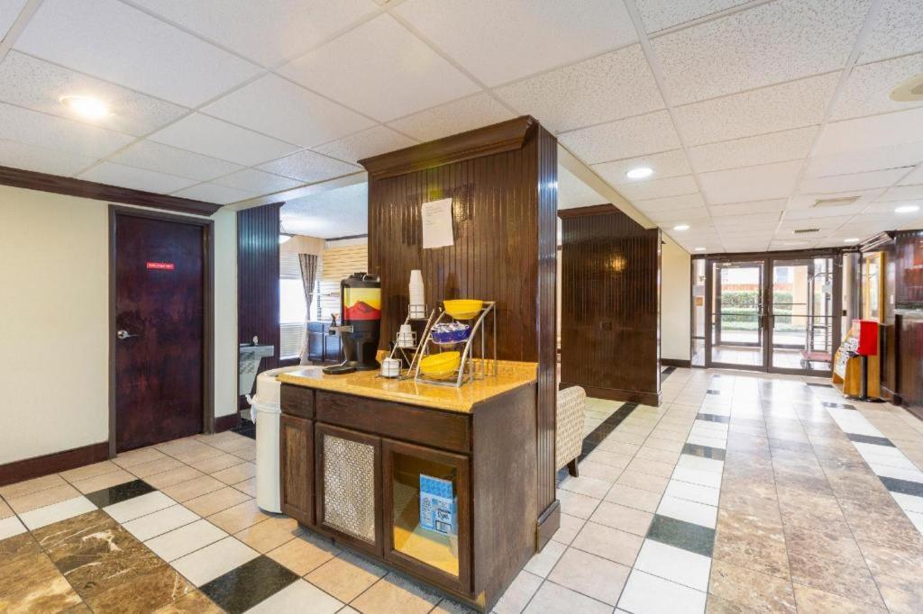 Oyo Hotel Baton Rouge Mid City Exteriör bild