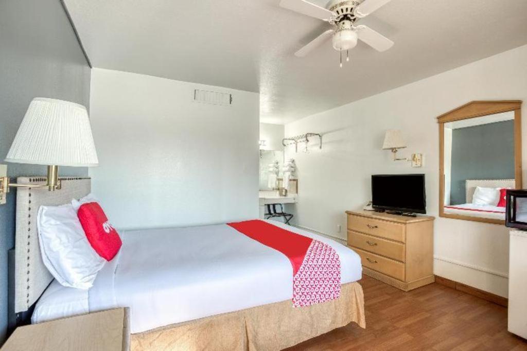 Oyo Hotel Baton Rouge Mid City Exteriör bild