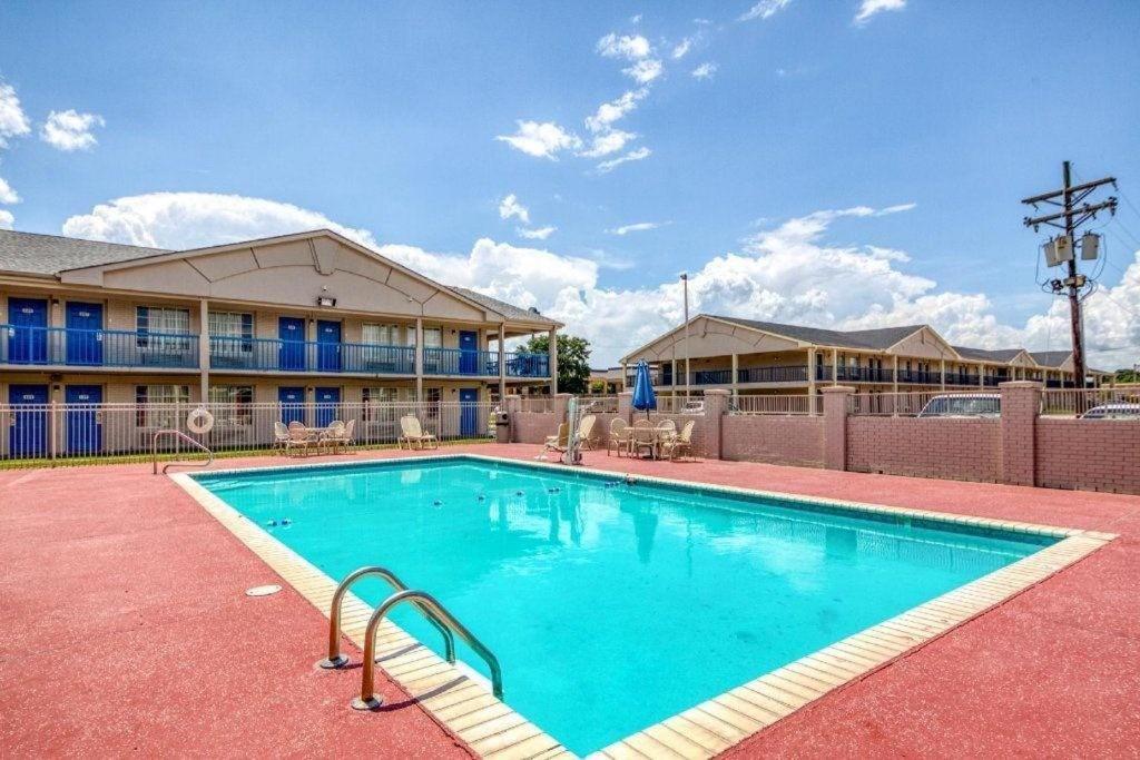 Oyo Hotel Baton Rouge Mid City Exteriör bild